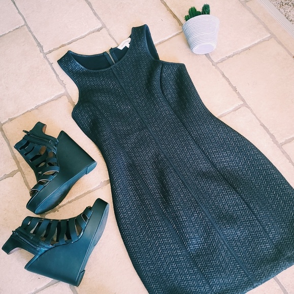 Monteau Dresses & Skirts - Monteau Black Bodycon Dress